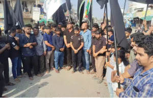 அலிப்பூர் கிராமத்தில் நடைபெற்ற கண்டன பேரணி மற்றும் பாதுகாப்பு பணியில் ஈடுபட்ட போலீசார்.