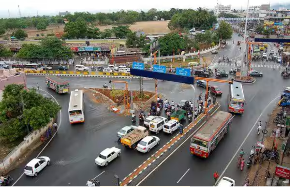 கோவை காந்திபுரம் பகுதியில் நிறுவப்பட்ட ஈ.வெ. ராமசாமி சிலை.