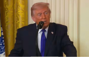 அமெரிக்க தேர்தல் முறையில் மாற்றம் அவசியம் என கருத்து தெரிவித்த அதிபர் டிரம்ப்.