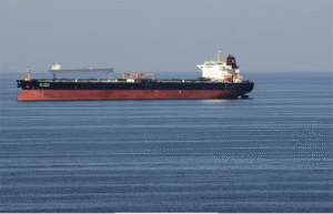 ஹார்முஸ் ஜலசந்தியில் நிறுத்தப்பட்டுள்ள எண்ணெய் கப்பல்கள் தொடர்பான காட்சி.