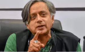 ரஷ்ய கச்சா எண்ணெய் வாங்கும் விவகாரத்தில் மத்திய அரசின் நிலைப்பாட்டுக்கு ஆதரவு தெரிவித்த காங்கிரஸ் எம்.பி. சசி தரூர்.