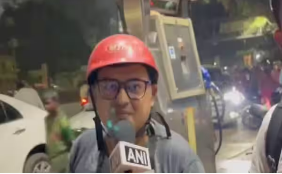 எரிபொருள் தட்டுப்பாடு காரணமாக வங்கதேசத்தில் வாகனங்களுக்கு பெட்ரோல், டீசல் வினியோகத்தில் கட்டுப்பாடு விதிப்பு.