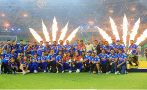 அகமதாபாத் நரேந்திர மோடி மைதானத்தில் டி20 உலகக் கோப்பை வென்றதை கொண்டாடும் இந்திய கிரிக்கெட் அணி.