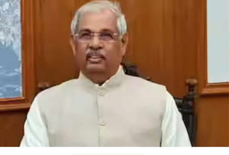 தமிழகத்தின் பொறுப்பு கவர்னராக ராஜேந்திர விஸ்வநாத் ஆர்லேகர் பதவியேற்கும் தொடர்பான செய்தி.