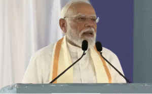 கொச்சியில் நடைபெற்ற நிகழ்ச்சியில் கேரளம் பெயர் மாற்றம் மற்றும் மீனவர்கள் நலத் திட்டங்கள் குறித்து பேசிய பிரதமர் நரேந்திர மோடி.