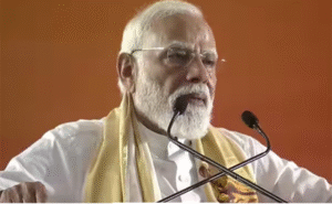 எர்ணாகுளத்தில் நடைபெற்ற பொதுக்கூட்டத்தில் உலகளாவிய பிரச்னைகள் மற்றும் காங்கிரஸ் குறித்து பேசிய பிரதமர் நரேந்திர மோடி.