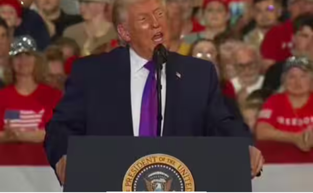 ஈரான் மீது அமெரிக்க ராணுவ தாக்குதல் குறித்து வெள்ளை மாளிகையில் பேசிய அமெரிக்க அதிபர் டொனால்ட் டிரம்ப்.