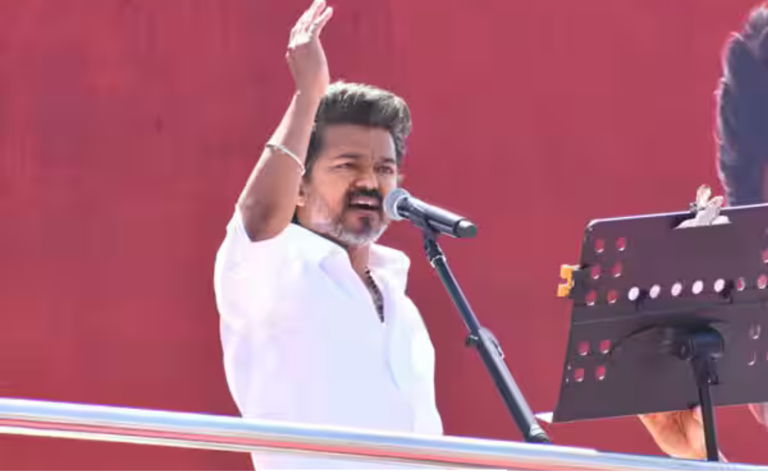 தமிழகத்தில் பெண்கள் பாதுகாப்பு குறித்து திமுக அரசை விமர்சித்து அறிக்கை வெளியிட்ட தவெக தலைவர் விஜய்.