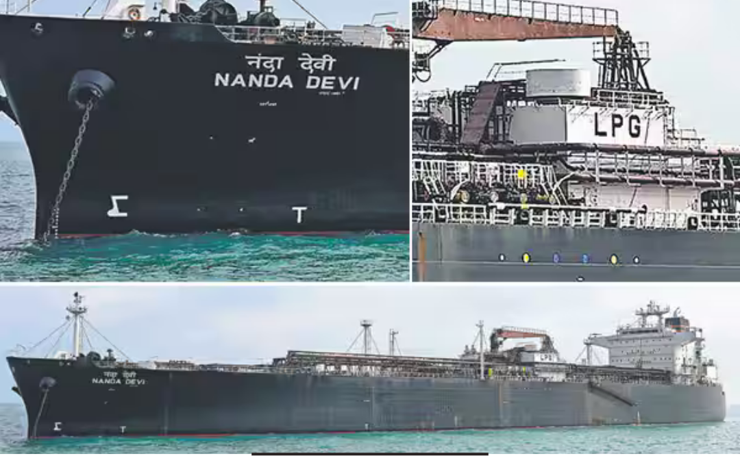 குஜராத் வாடிநார் துறைமுகத்தில் எரிவாயு ஏற்றிய நந்தா தேவி கப்பல்