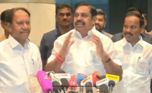 டில்லியில் செய்தியாளர்களிடம் பேசும் அதிமுக பொதுச்செயலாளர் இபிஎஸ் காட்சி