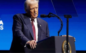 ஹார்முஸ் ஜலசந்தி அருகே கடற்படை நடவடிக்கைகள் மற்றும் ஈரானின் கார்க் தீவு பற்றிய காட்சி