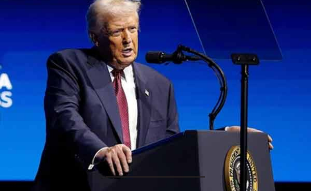 ஹார்முஸ் ஜலசந்தி அருகே கடற்படை நடவடிக்கைகள் மற்றும் ஈரானின் கார்க் தீவு பற்றிய காட்சி