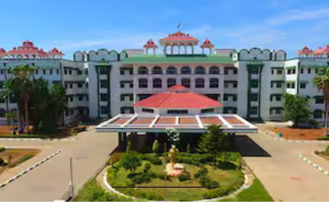 தீயணைப்பு துறை அலுவலகம் மற்றும் போலி சான்றிதழ் விவகாரம் தொடர்பான விசாரணை காட்சி