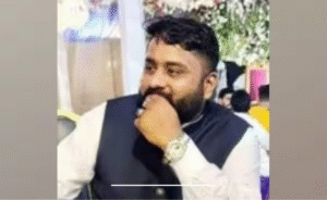 பாகிஸ்தானில் போலீசார் விசாரணை மேற்கொள்ளும் காட்சி மற்றும் சம்பவம் நடந்த இடம்