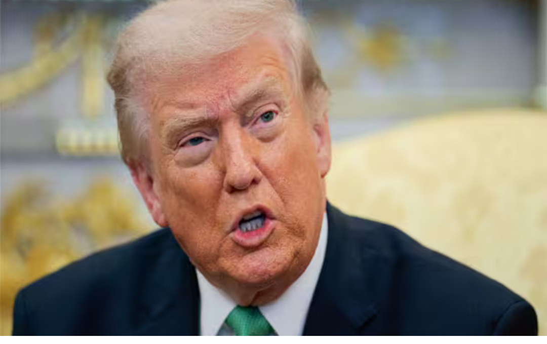 புளோரிடாவில் நிருபர்களிடம் பேசி ஈரான் தொடர்பான பேச்சுவார்த்தையை விளக்கும் அமெரிக்க அதிபர் டிரம்ப்