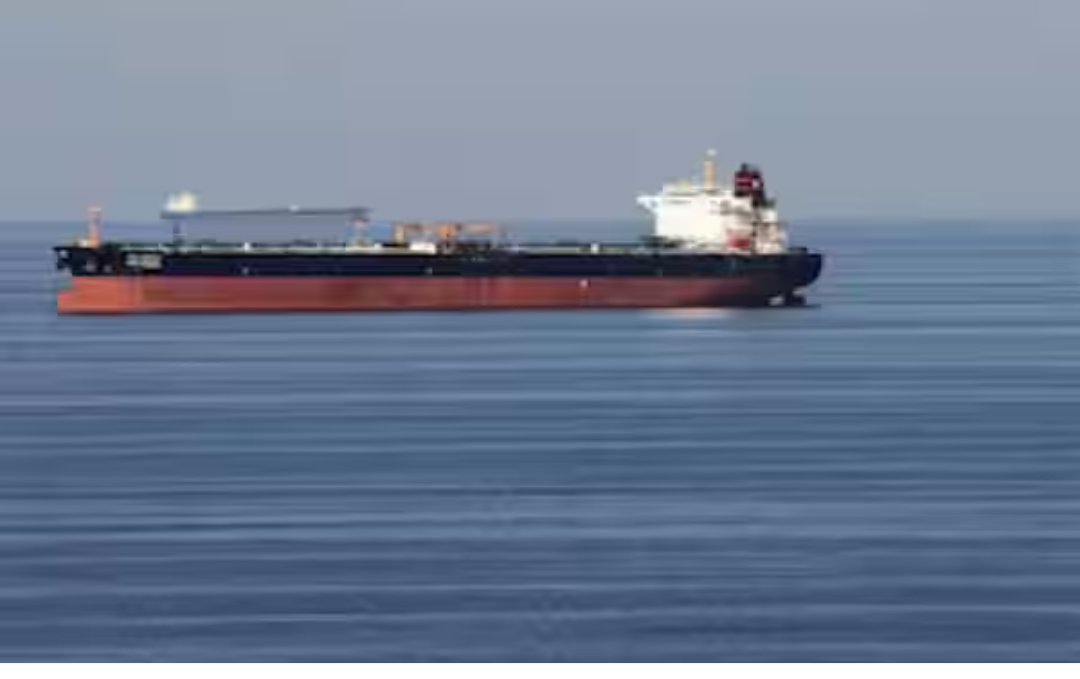 ஹார்முஸ் ஜலசந்தியில் எண்ணெய் கப்பல் தடுத்து நிறுத்தப்படும் காட்சி