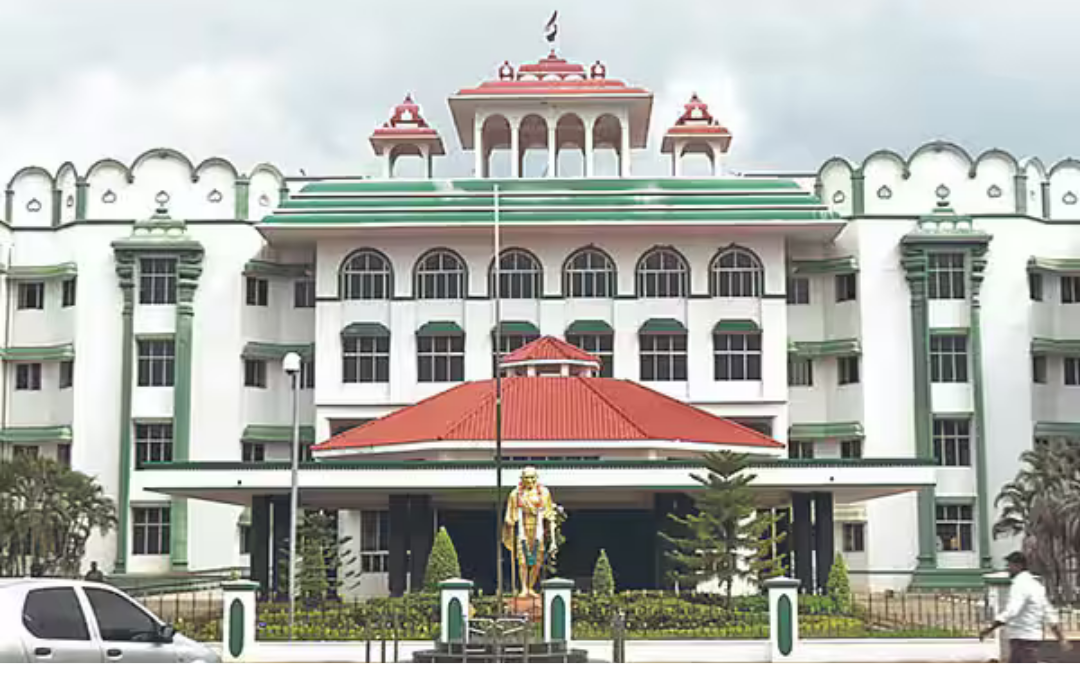 மதுரை உயர்நீதிமன்றத்தில் கோவில் சொத்து வழக்கு விசாரணை காட்சி