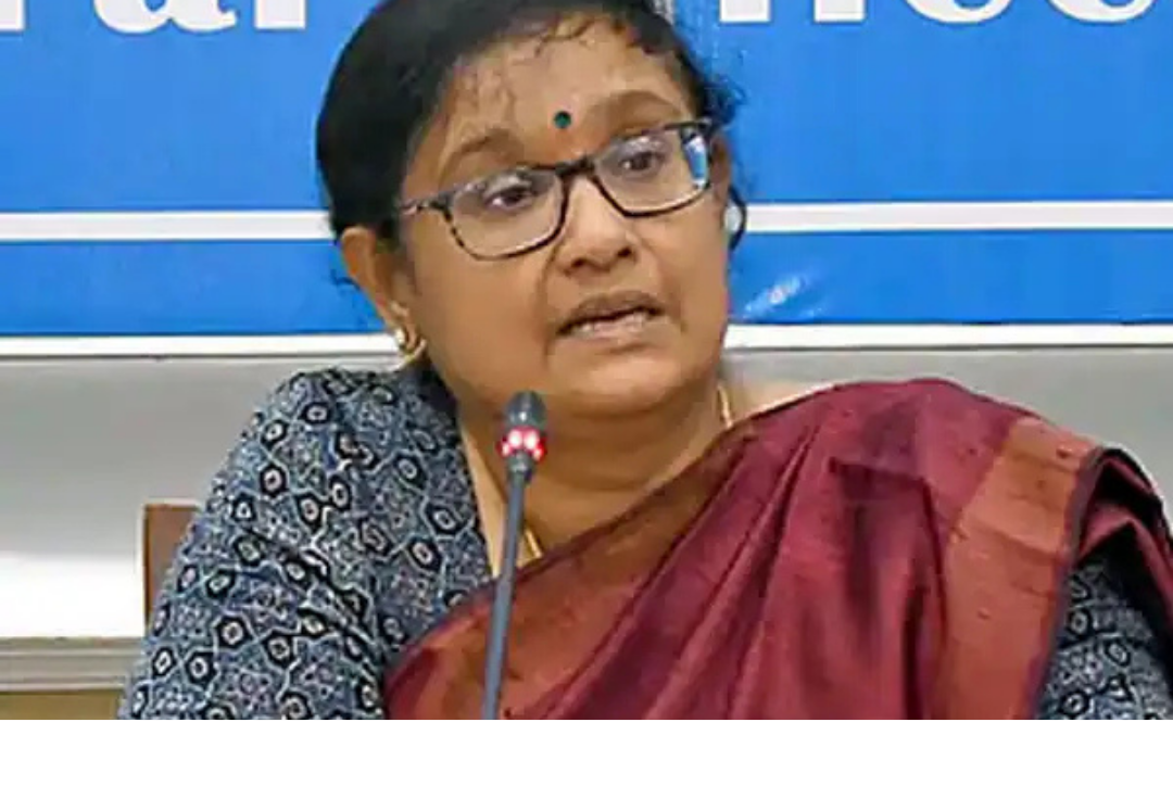 தேர்தல் பறக்கும் படையினர் சோதனையில் பணம் மற்றும் பொருட்கள் பறிமுதல் செய்யும் காட்சி