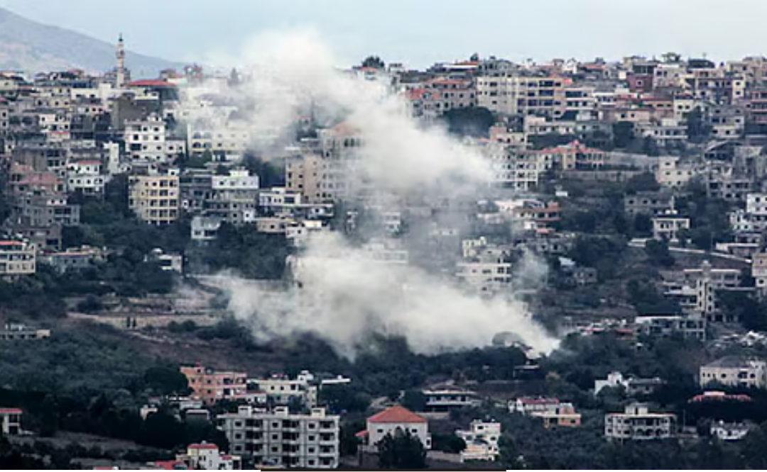 லெபனானில் குடியிருப்புகள் மீது வான்வழி தாக்குதல் நடத்திய இஸ்ரேல் ராணுவம்.