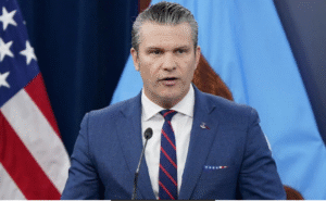 ஈரான் போர் குறித்து கருத்து தெரிவித்த அமெரிக்க ராணுவ அமைச்சர் பீட் ஹெக்சேத்.