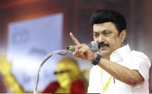 டில்லியின் ஆணவ அரசியலுக்கு தமிழகம் கட்டுப்படாது என்று கருத்து தெரிவித்த முதல்வர் மு.க.ஸ்டாலின்.