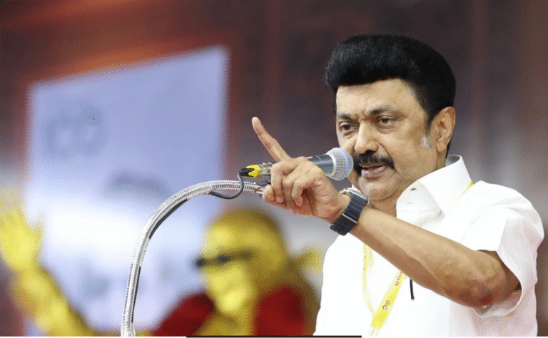 டில்லியின் ஆணவ அரசியலுக்கு தமிழகம் கட்டுப்படாது என்று கருத்து தெரிவித்த முதல்வர் மு.க.ஸ்டாலின்.