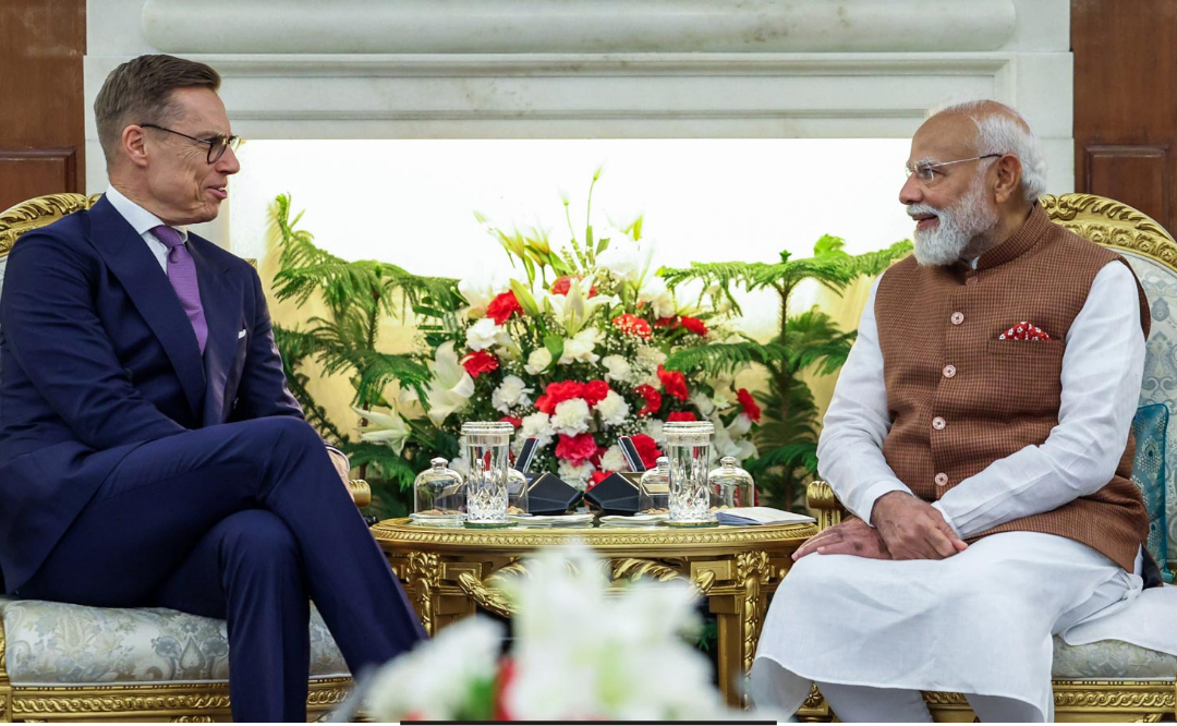 பின்லாந்து அதிபர் அலெக்சாண்டர் ஸ்டப்புடன் சந்தித்து பேச்சுவார்த்தை நடத்தும் பிரதமர் நரேந்திர மோடி.