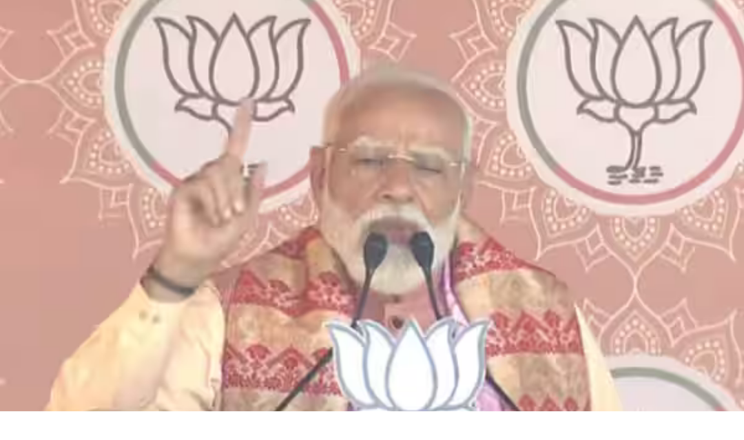 அசாம் தேர்தல் பொதுக்கூட்டத்தில் உரையாற்றும் பிரதமர் மோடி