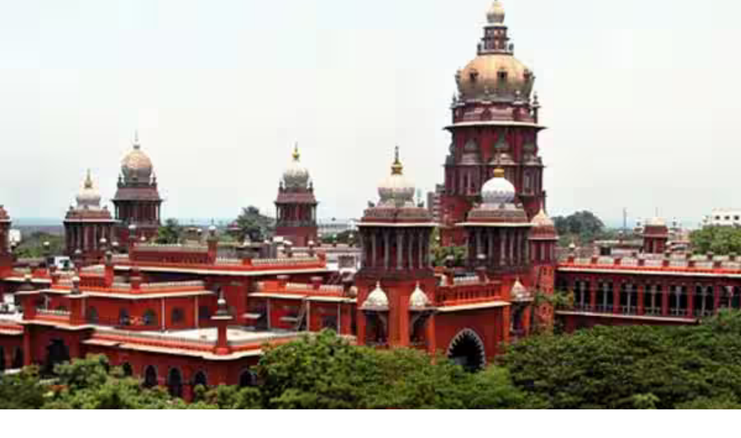 சென்னை உயர் நீதிமன்றம் கட்டிடம் மற்றும் முன்கூட்டியே விடுதலை தொடர்பான வழக்கில் தீர்ப்பு வழங்கும் நீதிபதிகள் காட்சி