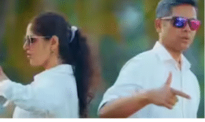 “இளம் வாக்காளர்களை ஊக்குவிக்க அதிகாரிகள் நடனமாடிய வீடியோ வைரலாகியுள்ளது. ‘ஒரே ஒரு ஓட்டு ஆட்சியையே மாற்றக்கூடும்’ என்ற விழிப்புணர்வு செய்தி வலியுறுத்தப்பட்டுள்ளது. கேரள தேர்தலை முன்னிட்டு இந்த முயற்சி மேற்கொள்ளப்பட்டது.”