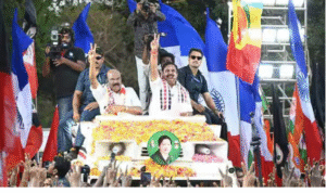 ராயபுரத்தில் தேர்தல் பிரசாரத்தில் உரையாற்றும் பழனிசாமி