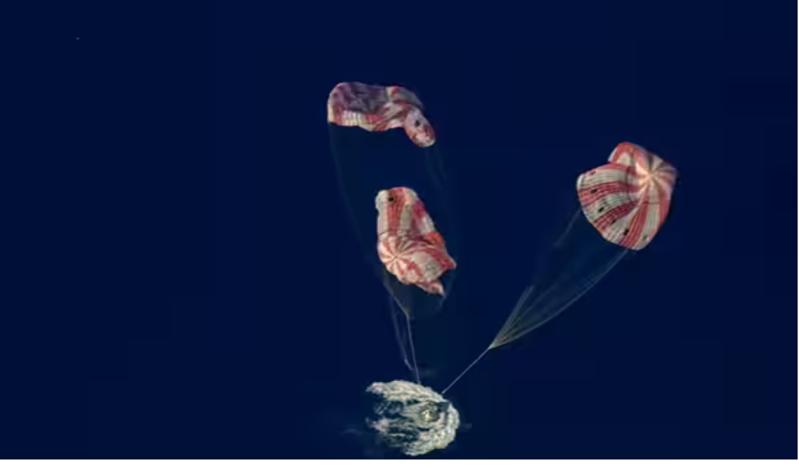 அர்டெமிஸ் 2 விண்கலம் பசிபிக் பெருங்கடலில் தரையிறங்கும் காட்சி