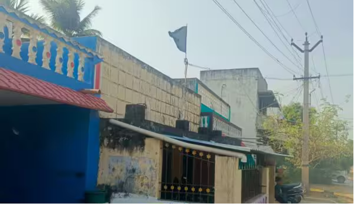 ஆற்காடு பகுதியில் கருப்புக் கொடி ஏற்றி எதிர்ப்பு தெரிவிக்கும் நெசவாளர்கள்