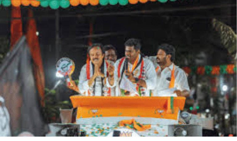 திருச்சியில் பிரசாரம் செய்யும் அண்ணாமலை மற்றும் அவரது அரசியல் பேச்சு காட்சி