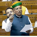 மகளிர் இடஒதுக்கீடு மசோதா குறித்து மக்களவையில் பேசும் மத்திய சட்டத்துறை மந்திரி அர்ஜுன் மேக்வால்