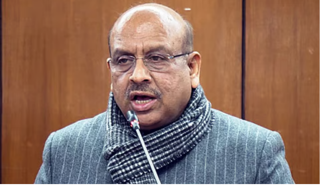 Z பிரிவு பாதுகாப்புடன் டெல்லி சபாநாயகர் விஜேந்தர் குப்தா மற்றும் பாதுகாப்பு வாகனங்கள்