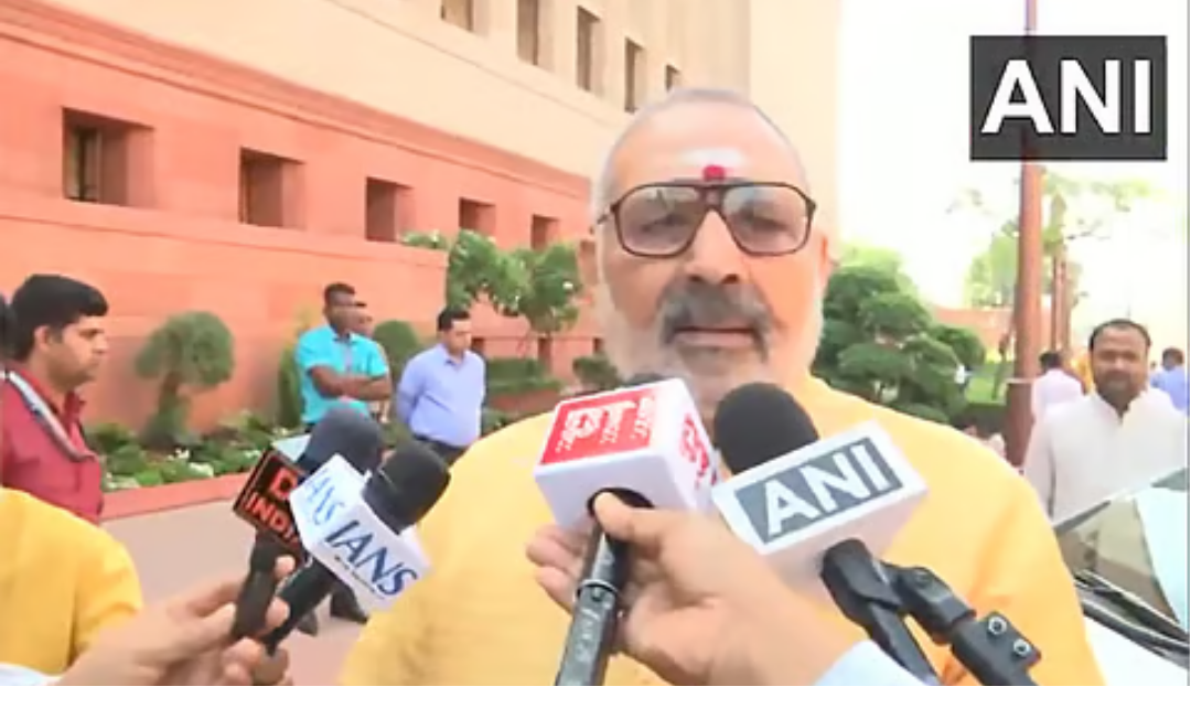 நாடாளுமன்ற வளாகத்தில் தொகுதி மறுவரையறை குறித்து பேசிய மத்திய மந்திரி கிரிராஜ் சிங்