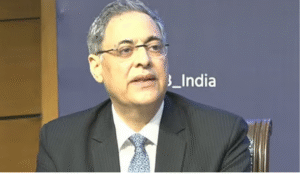 வளைகுடா நாடுகளில் இருந்து இந்தியர்களை மீட்கும் விமானங்கள் மற்றும் பயணிகள்