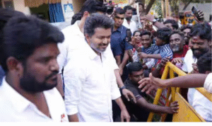 பிரசாரம் மேற்கொள்ளும் நடிகர் விஜய் மற்றும் தேர்தல் பணிமனை காட்சி