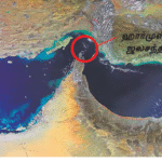 ஹார்முஸ் ஜலசந்தி வழியாக செல்லும் வணிக கப்பல்கள் மற்றும் கடல்சார் போக்குவரத்து காட்சி