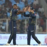 குஜராத் டைட்டன்ஸ் வீரர்கள் வெற்றியை கொண்டாடும் காட்சி