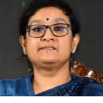 தேர்தல் விதிமுறைகள் குறித்து அறிவிப்பு வெளியிடும் தேர்தல் கமிஷன் அதிகாரி