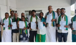 விவசாய சங்க தலைவர்கள் திமுக அரசுக்கு எதிராக கருத்து தெரிவிக்கும் காட்சி