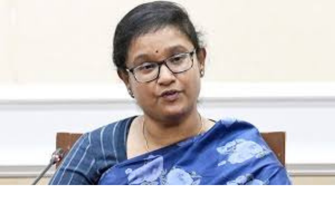 தேர்தல் விதிமுறைகள் அறிவிப்பு மற்றும் வாக்குச்சாவடி முன் மக்கள் காத்திருக்கும் காட்சி