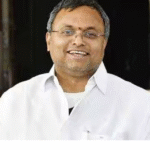 கார்த்தி சிதம்பரம் செய்தியாளர்களிடம் பதிலளிக்கும் காட்சி மற்றும் பறிமுதல் செய்யப்பட்ட பணம் தொடர்பான படம்