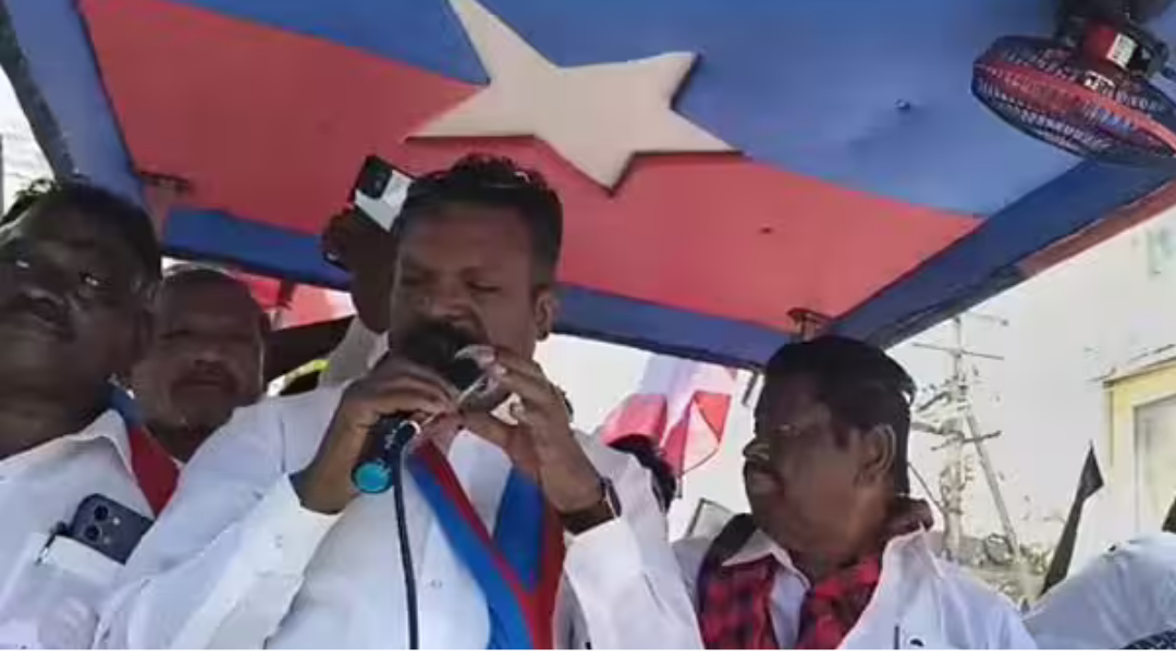 நன்னிலத்தில் தேர்தல் பிரசாரத்தில் பேசும் திருமாவளவன் மற்றும் மக்கள் கூட்டம்