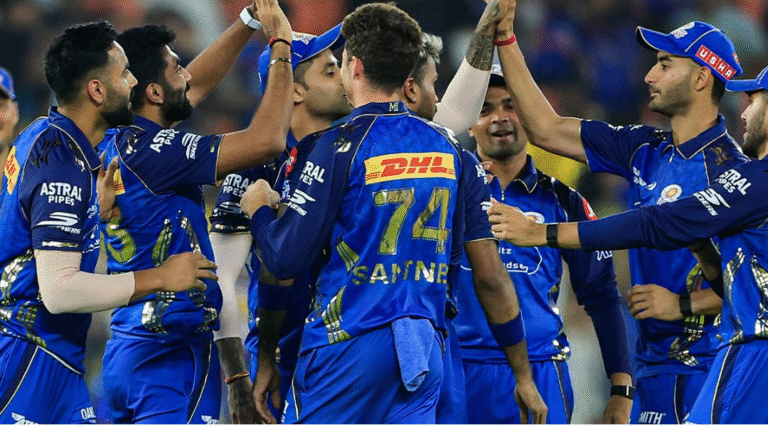 மும்பை இண்டியன்ஸ் வீரர்கள் கொண்டாட்டம் மற்றும் திலக் வர்மா சதம் அடிக்கும் காட்சி