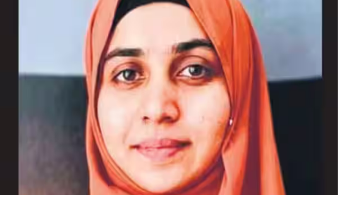 நாசிக் மதமாற்ற வழக்கில் கைது செய்யப்பட்ட நிடா கான் குறித்து விசாரணை நடத்தும் போலீசார்