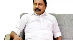 கோவை விமான நிலையத்தில் செய்தியாளர்களிடம் பேசிய அமைச்சர் செங்கோட்டையன்