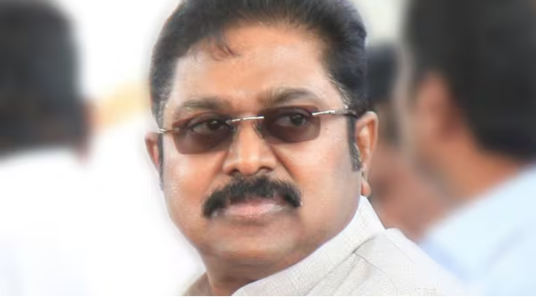 த.வெ.க அரசு மற்றும் அதிமுக குறித்து விமர்சித்த அமமுக பொதுச்செயலாளர் தினகரன் தொடர்பான செய்தி.
